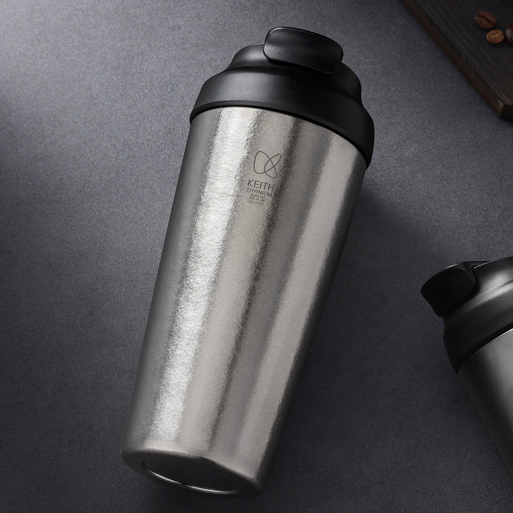 Puhdasta titaania oleva termosmuki 600 ml